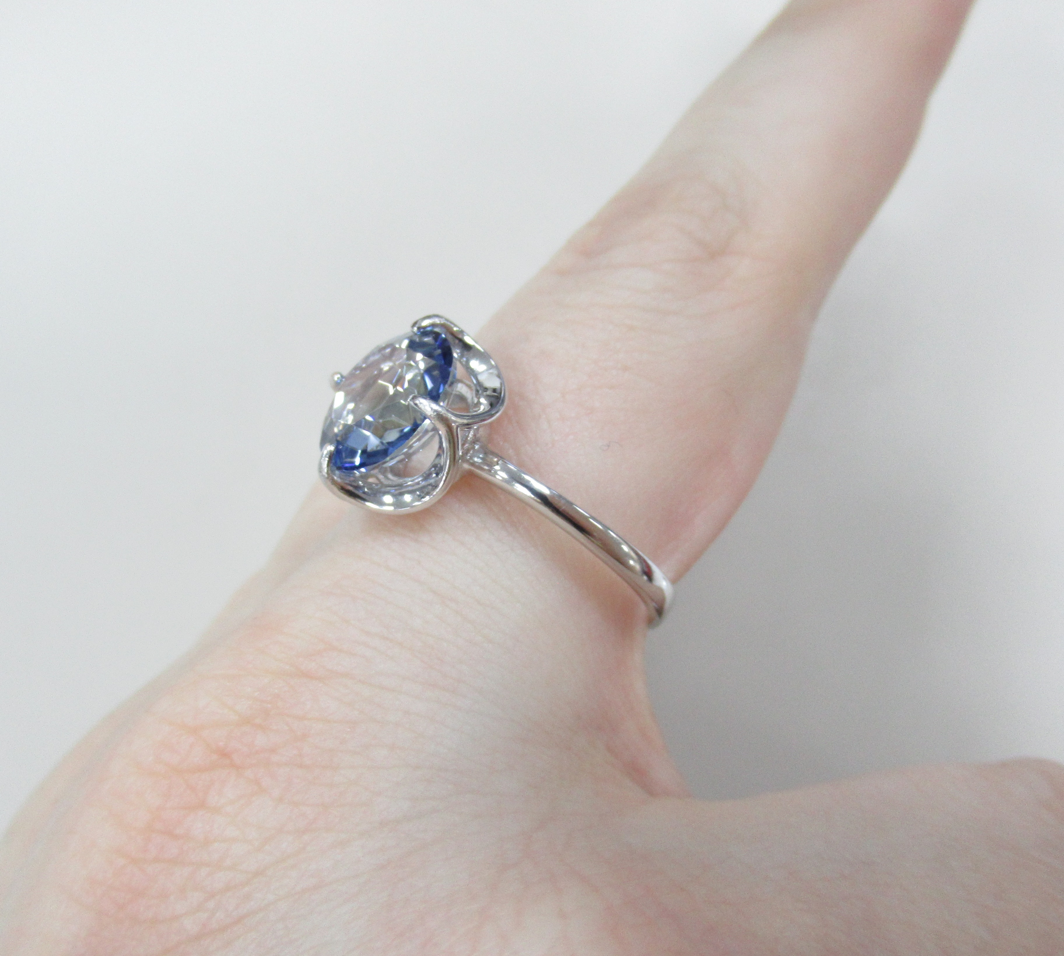 Серебряное кольцо с синим горным хрусталем